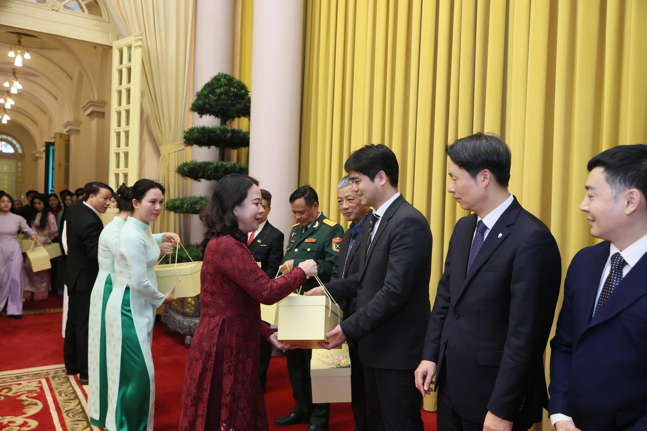 Everon tại tiệc chiêu đãi do Phó Chủ tịch nước chủ trì